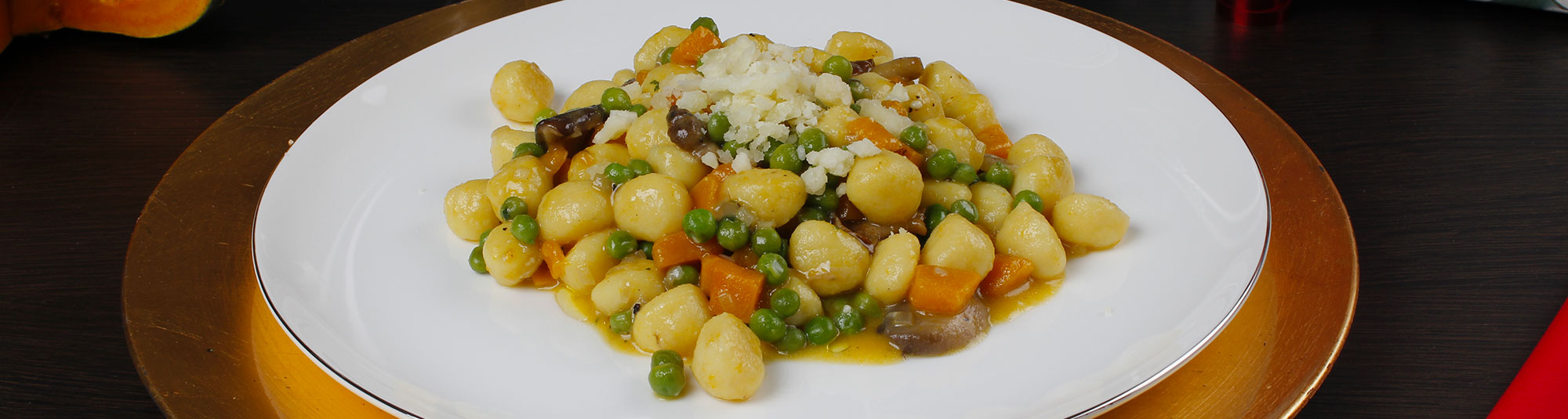 Ricetta Gnocchi di patate con pisellini, zucca e magia di funghi - Ricette Findus