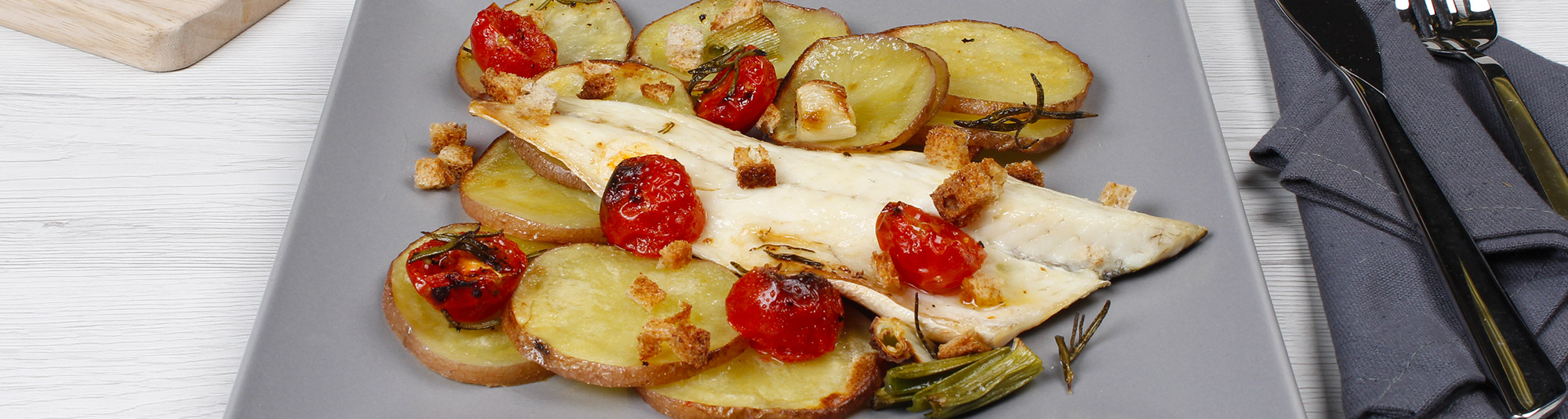 Branzino al Forno con patate e pomodorini - Ricette Findus