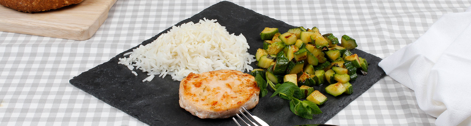 Burger di Salmone con zucchine e riso basmati - Ricette Findus							