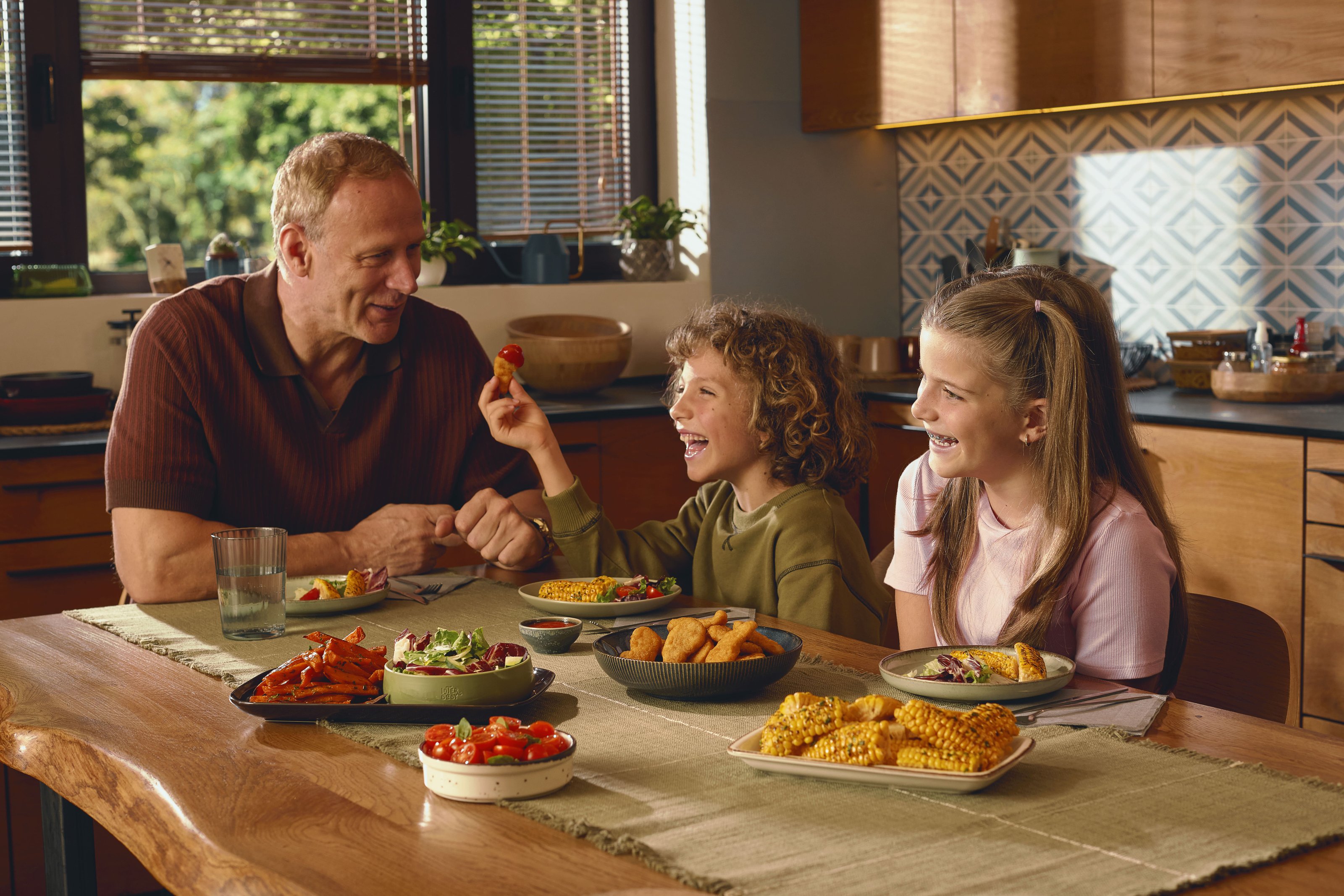 people-eating-frozen-fish.jpg