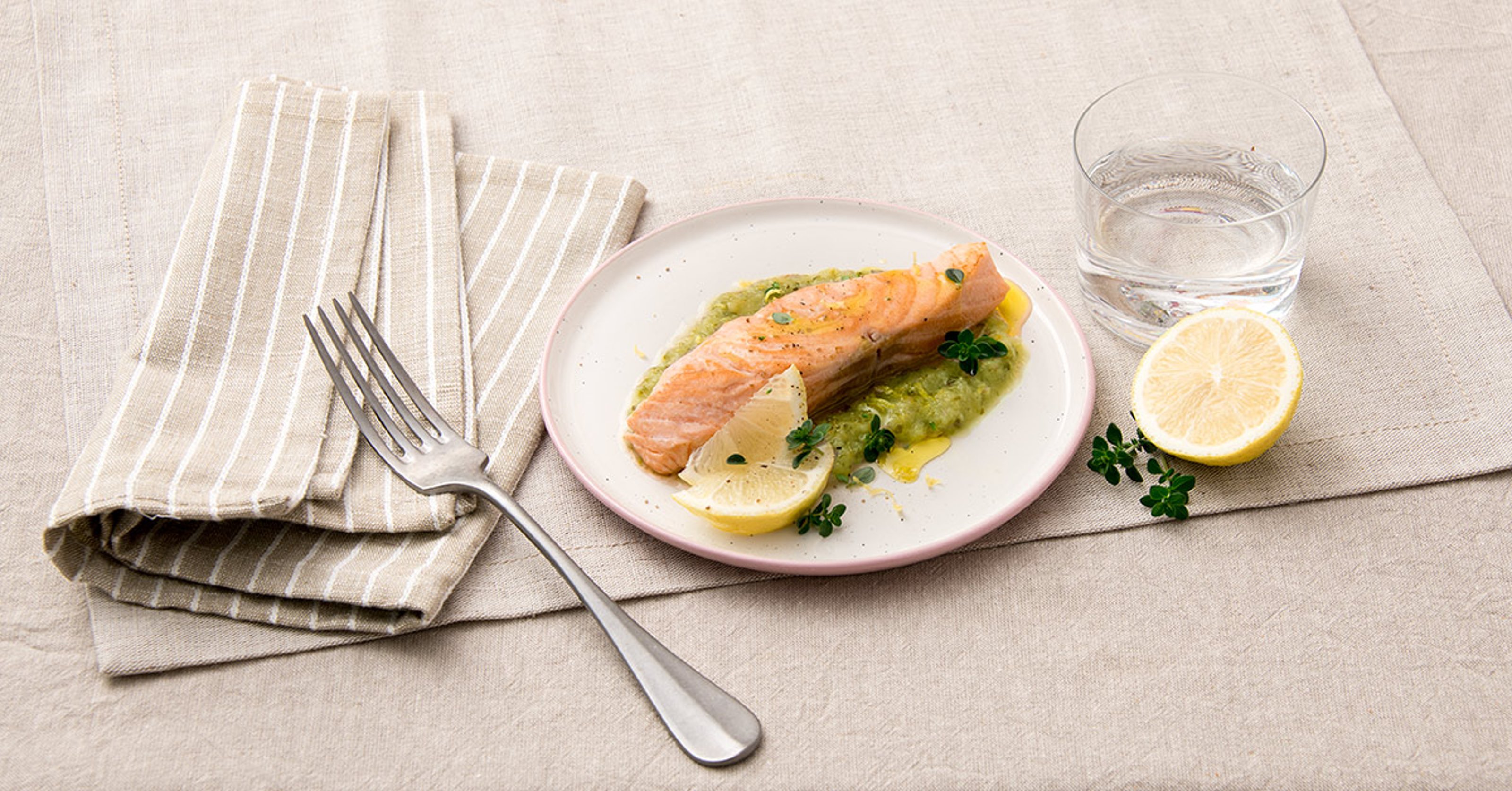 Salmone-alla-griglia-su-crema-di-zucchine-1200.jpg