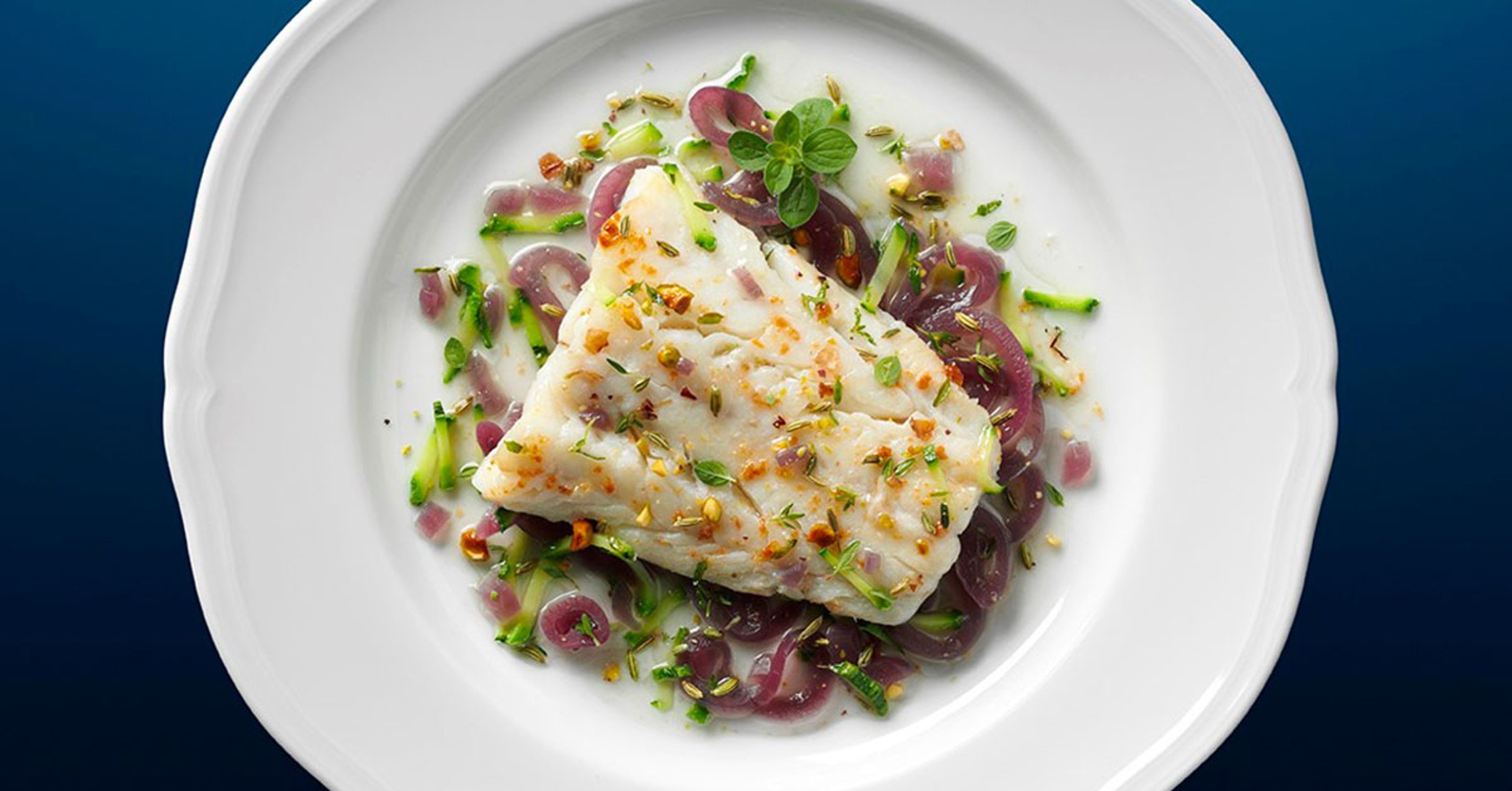 180409_Filetto-di-merluzzo-con-cipolla-rossa-zucchini-e-pistacchi.jpg