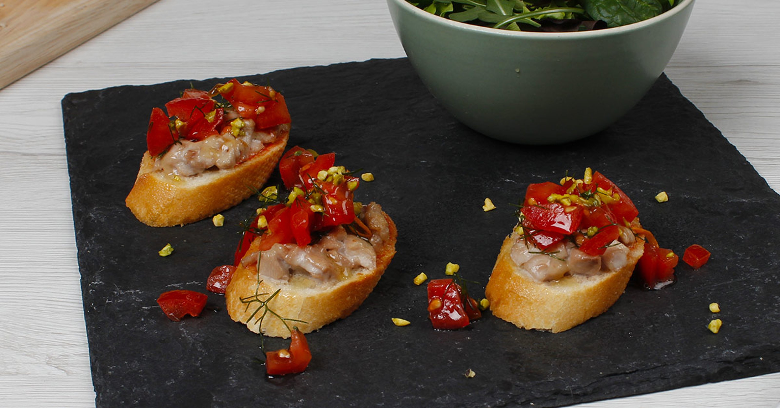 180726_Bruschettine-con-tonno-e-pistacchio.jpg