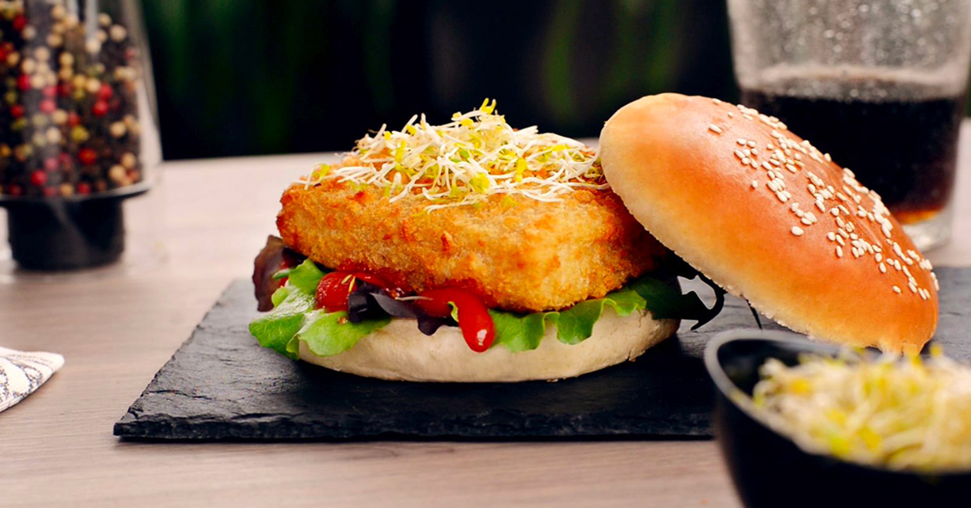 180418_fish-burger-con-salsa-rubra-e-germogli.jpg